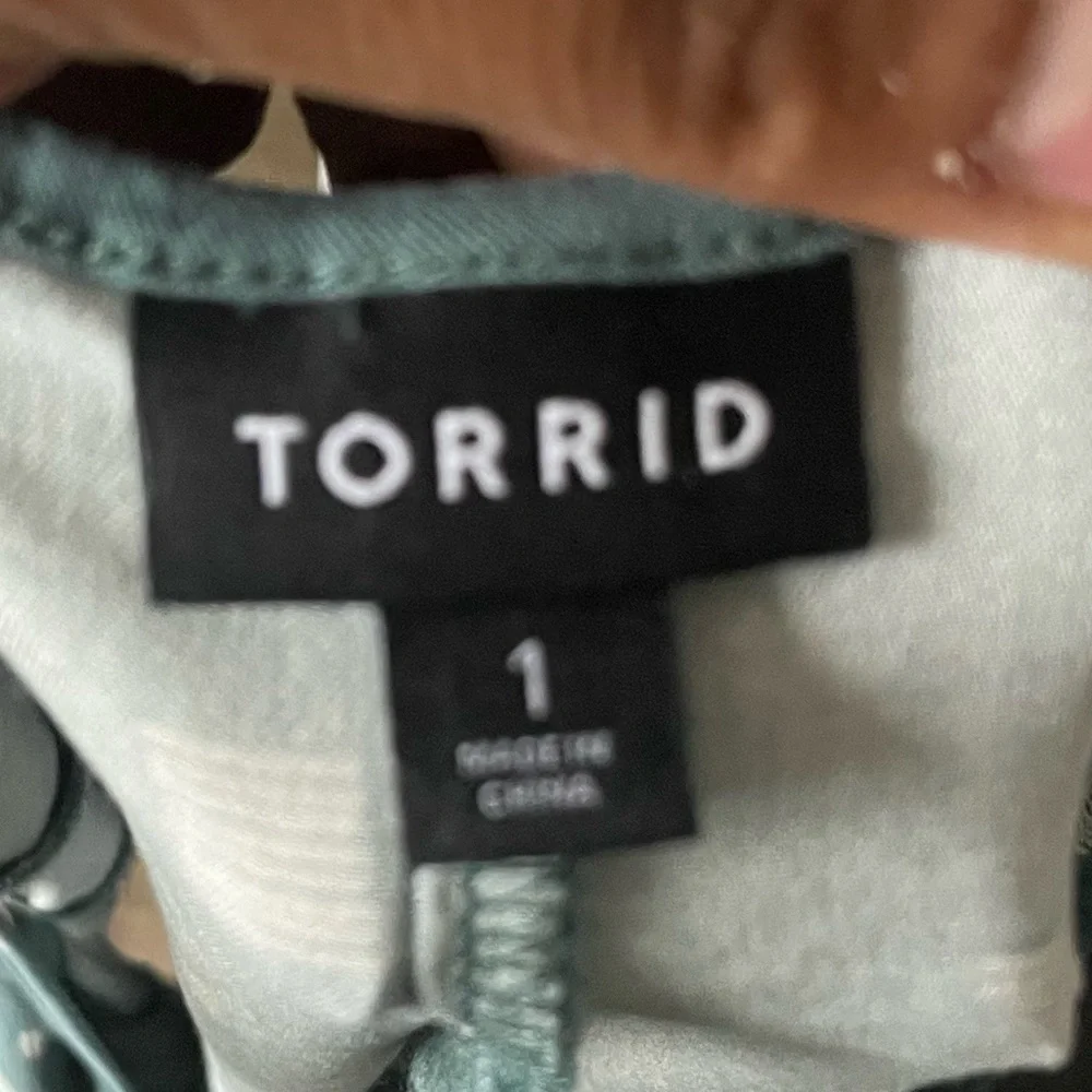 🔵 Torrid women’s blouse - Picture 2 of 9
